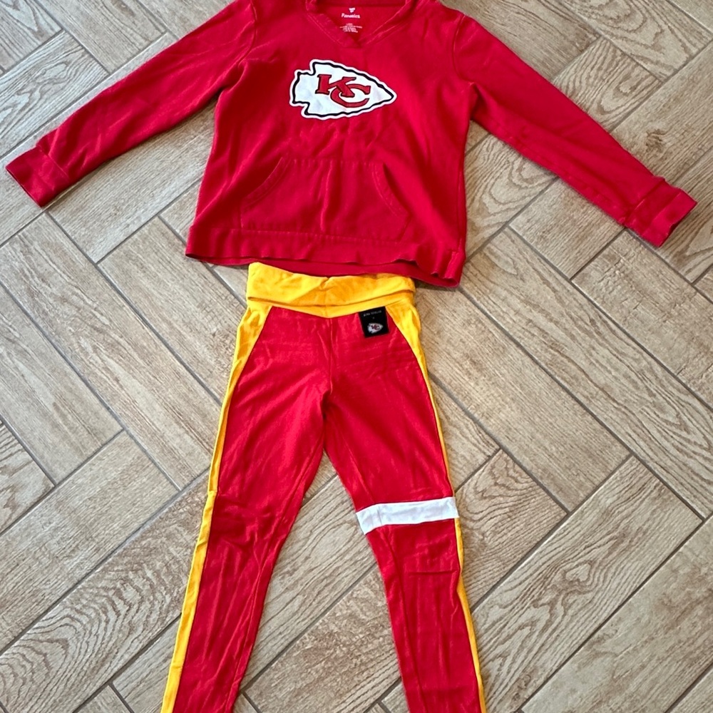 Fanatics Red Apparel
